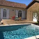 Caprice à Avec Piscine Chauffée Hébergement de vacances *