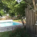 Hébergement de vacances Caprice à Avec Piscine Chauffée *