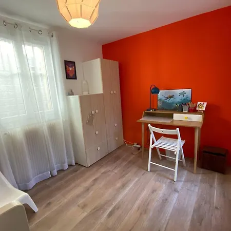 בית נופש Caprice A Avec Piscine Chauffee אנדרנוס-לה-באינס