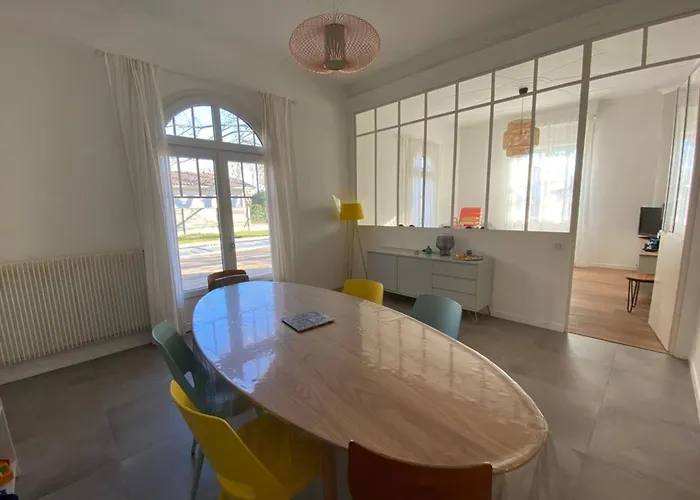 Caprice à Avec Piscine Chauffée Hébergement de vacances *