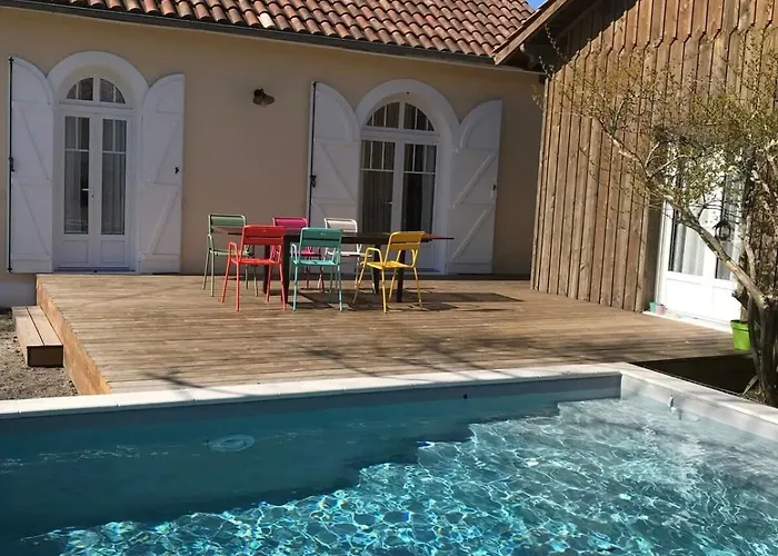 Caprice à Avec Piscine Chauffée Hébergement de vacances *
