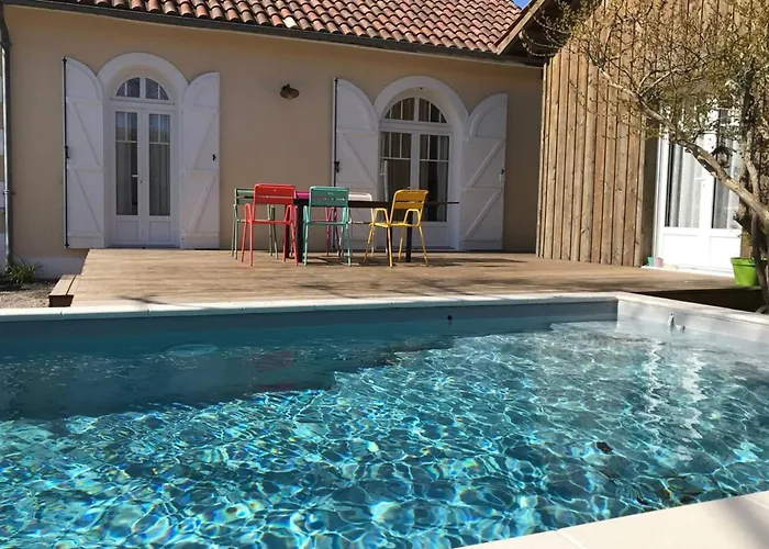 Hébergement de vacances Caprice à Avec Piscine Chauffée