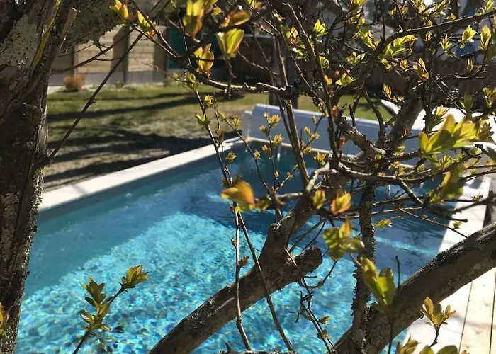 Caprice à Avec Piscine Chauffée Hébergement de vacances *