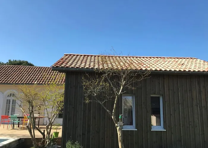 Caprice à Avec Piscine Chauffée Hébergement de vacances