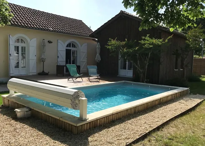 Caprice à Avec Piscine Chauffée Hébergement de vacances *